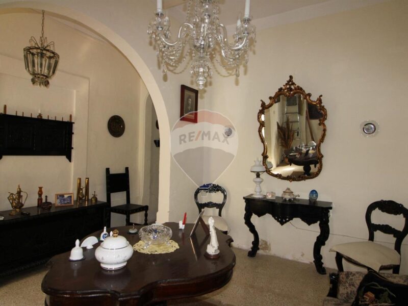 Hamrun Townhouse € 450,000
