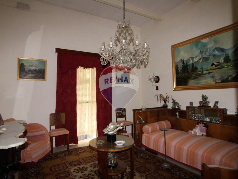 Hamrun Townhouse € 450,000