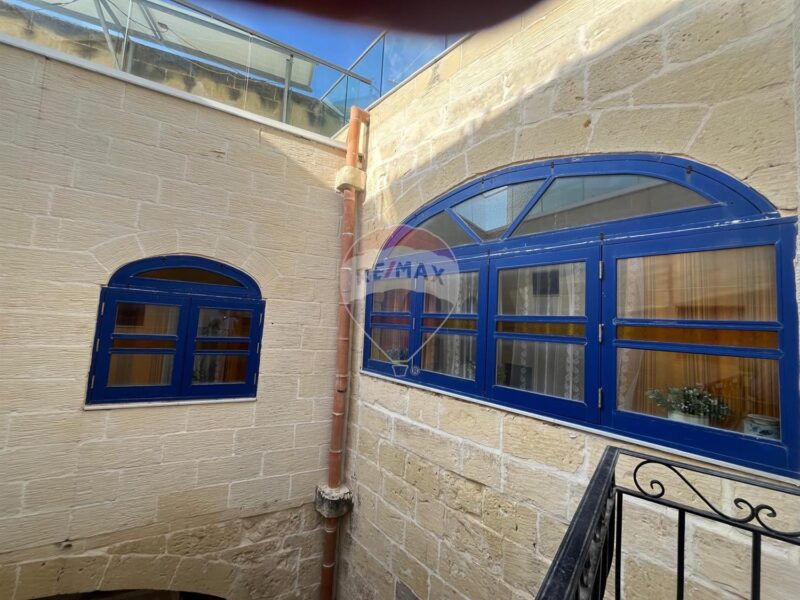 Mosta - House of Character € 955,000