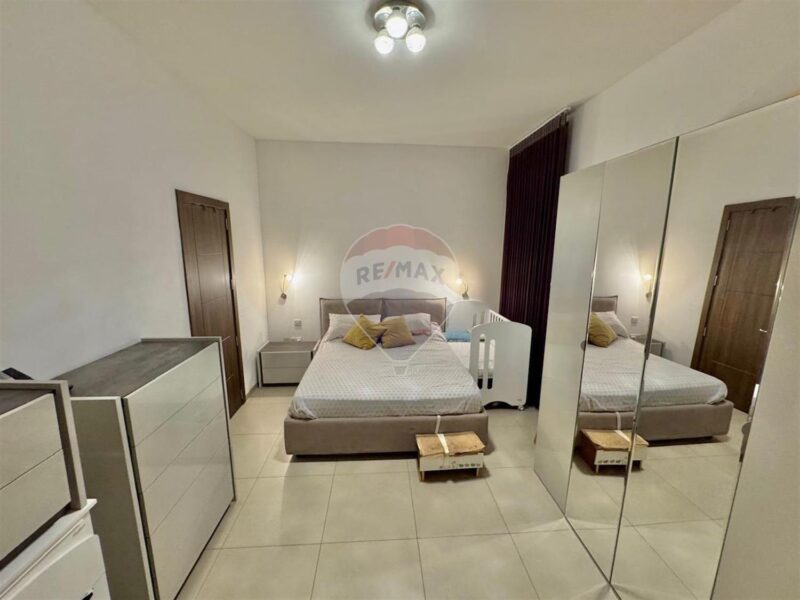 Mosta - Bright Maisonette - € 459,000