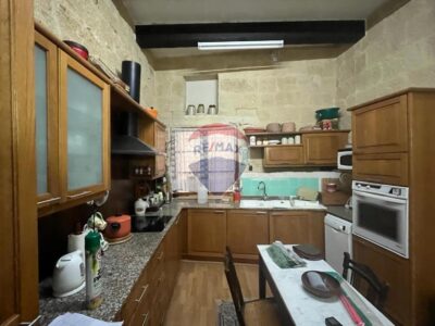 NAXXAR – Magnificent Victorian Townhouse with Historic Charm € 850,000