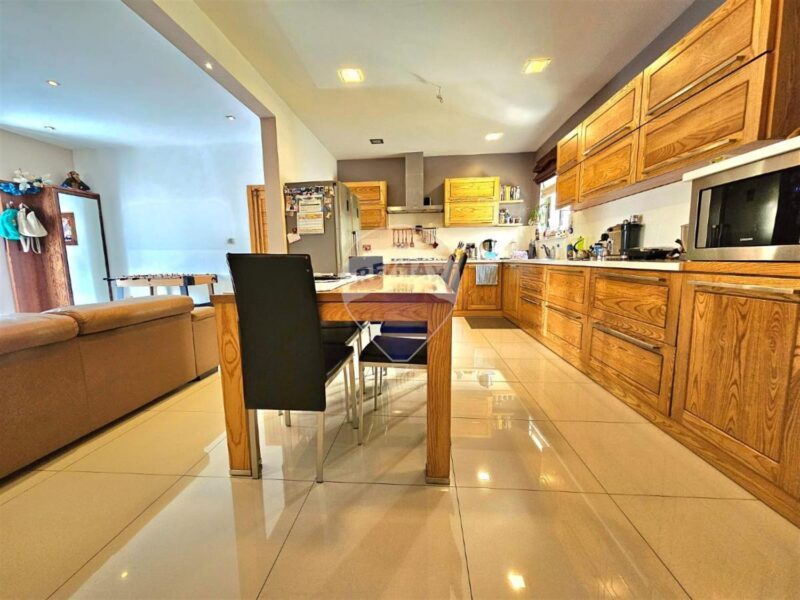 Qormi - modern bright apartment €355,000