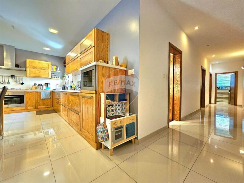Qormi - modern bright apartment €355,000
