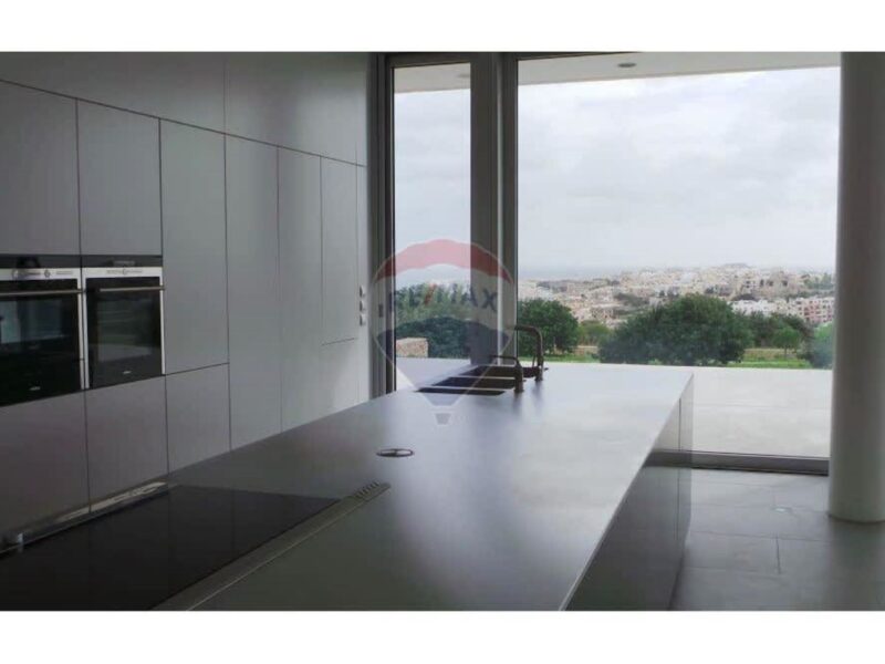 Madliena Villa €10,000,000