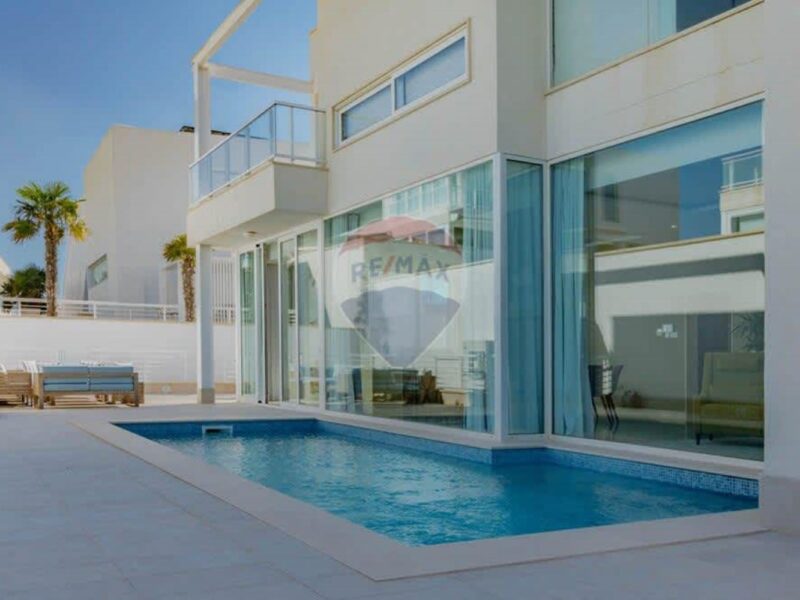 Madliena Villa €2,800,000