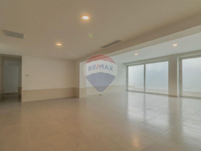 Madliena Villa €2,800,000