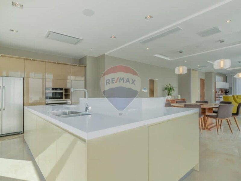 Madliena Villa €2,800,000