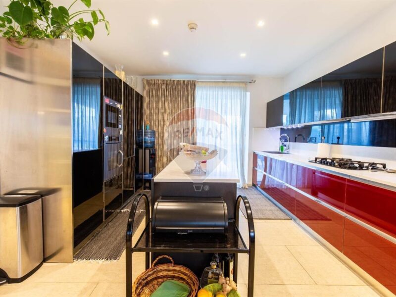 Stunning Luxury Villa in Madliena: Semi-Detached Home